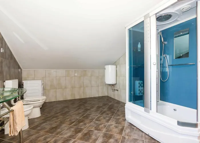 Дом отдыха In Bregi With Sauna