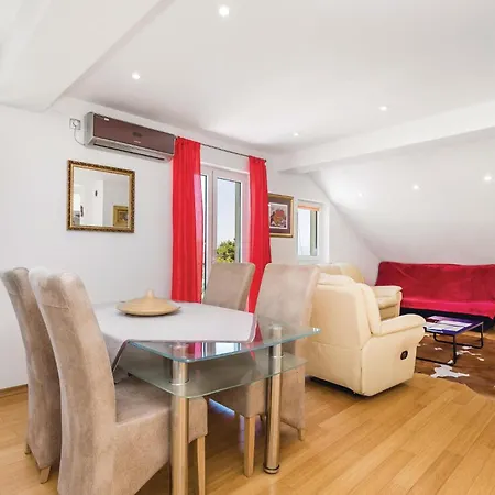 In Bregi With Sauna Breza