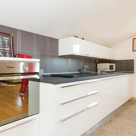 In Bregi With Sauna Ferienhaus Breza