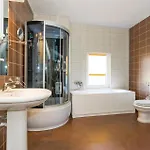 בית נופש Beautiful In Bregi With Sauna