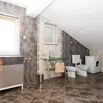 Beautiful In Bregi With Sauna בית נופש *