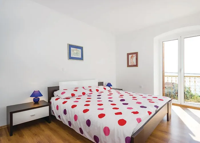 In Bregi With Sauna 펜션 *